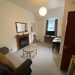 1 Bed Flat Near Edinburgh Castle